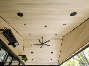 896 - Revêtement de plafond extérieur