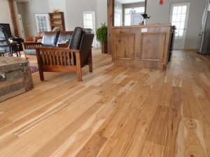 Plancher standard, hickory 5 po. et 3 1/4 po. authentique