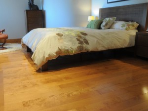 Plancher long, merisier sélect naturel teint et verni 5 po.