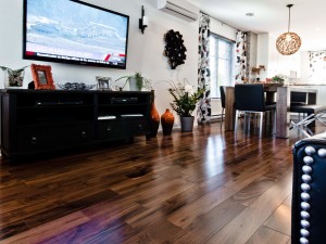 Plancher standard en noyer noir