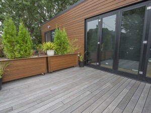 Revêtement de patio, frêne torréfié sans finition grisonnante